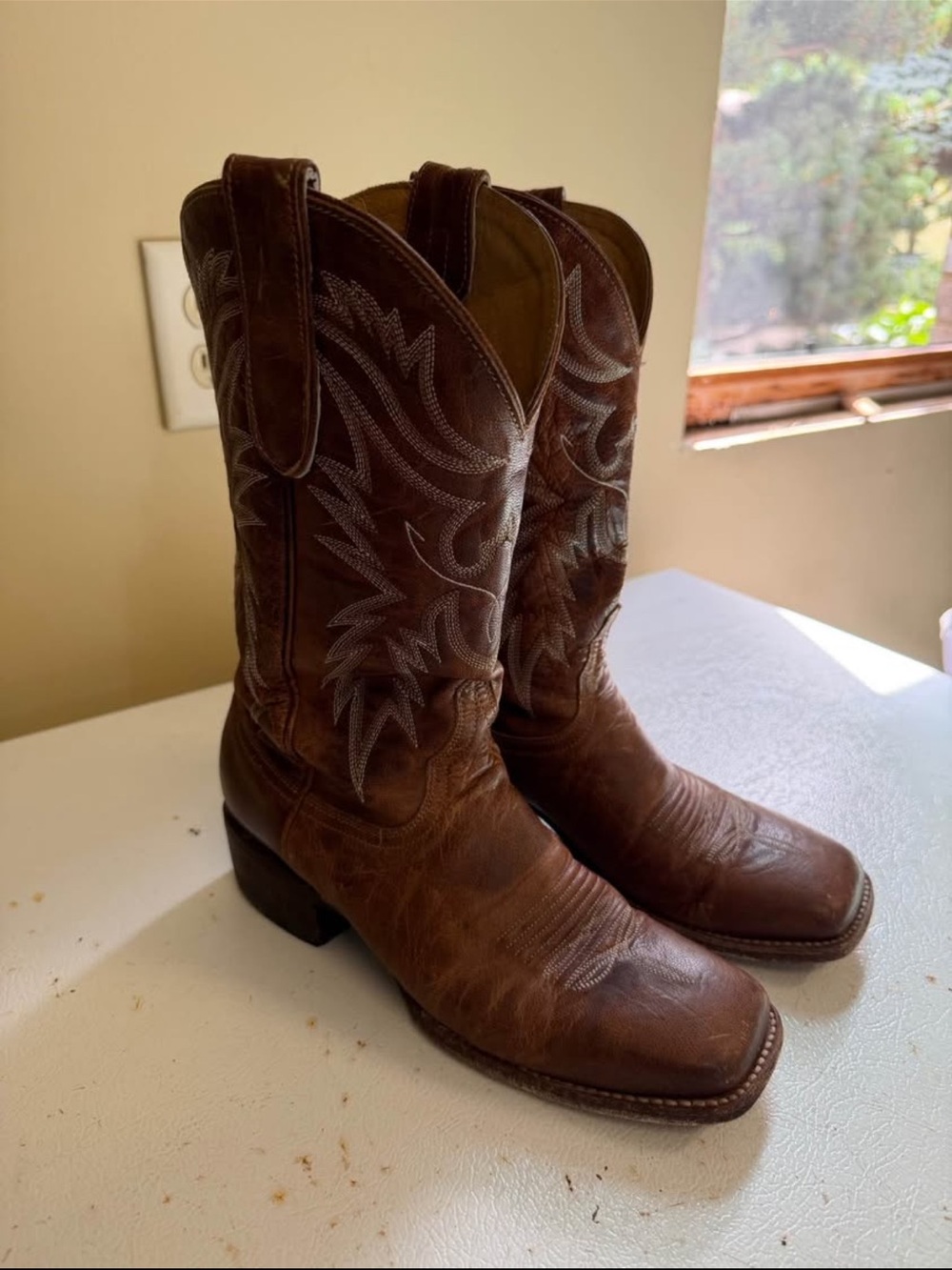 Classic Brown Leather Western Boots - women